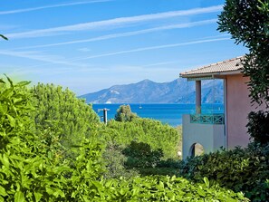Blue, Nature, Vegetation, Green, Natural Landscape, Property, Sky, House, Azure, Sea