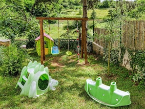 Équipement Extérieur Play, Jardin, Toboggan, Des Loisirs, Arrière-Cour, Chute, Pelouse, Loisir, Terrain De Jeux