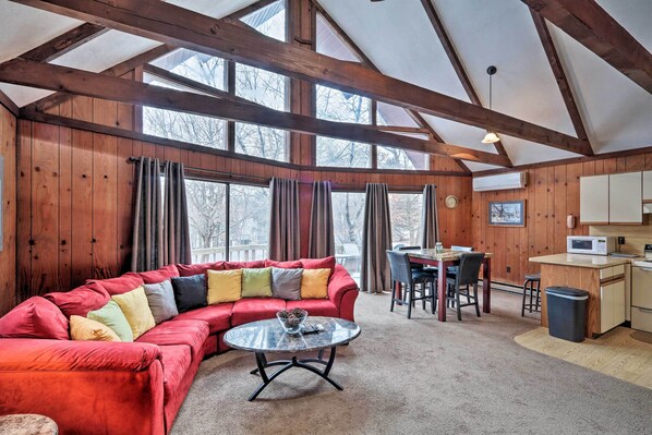 Albrightsville Vacation Rental | 3BR | 1BA | 1,200 Sq Ft | Stairs Required