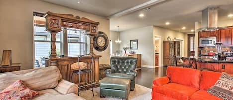 Bend Vacation Rental | 3BR | 3BA | 2,763 Sq Ft | Step-Free Access