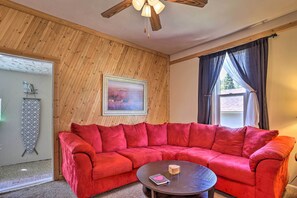 Living Room | Free WiFi