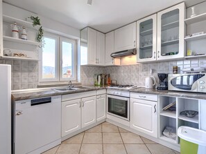 Küchengerät, Küche, Countertop, Major Appliance, Cabinetry, Haushaltsgerät, Interior Design, Spüle, Sinken, Herd