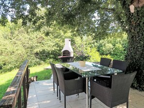 Tabelle, Pflanze, Möbel, Baum, Tisch Im Freien, Natürliche Landschaft, Gartenmöbel, Holz, Schatten, Hütte