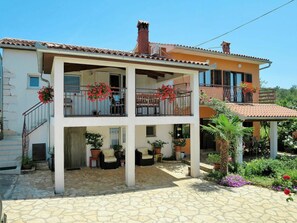 Propriété, Maison, Bâtiment, Domicile, Ville, Immobilier, Façade, Arbre, Chalet, Architecture