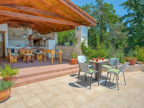 Property, Patio, Real Estate, Backyard, Building, House, Yard, Home, Room, Landscaping