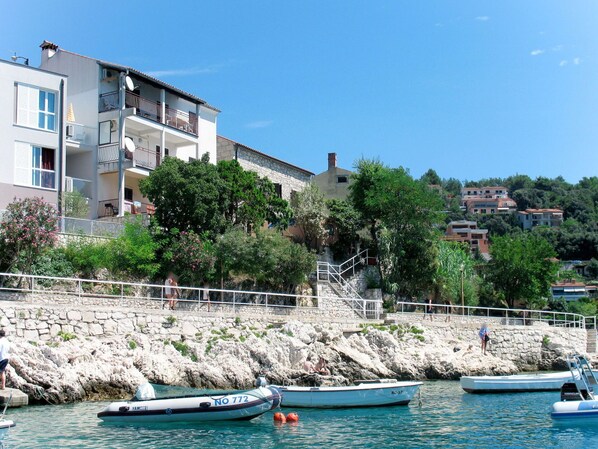 Water, Water Transportation, Property, Boat, Waterway, Tourism, Vehicle, Neighbourhood, Sea, Vacation