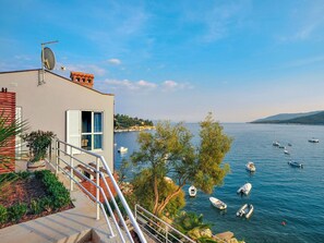 Water, Sky, Cloud, Building, Plant, Azure, Window, House, Body Of Water, Coastal And Oceanic Landforms