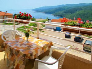 Eigentum, Balkon, Grundeigentum, Gebäude, Zimmer, Urlaub, Haus, Wohnung, Tabelle, Resort