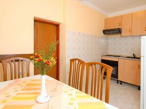 Room, Property, Furniture, Yellow, Interior Design, Orange, Building, House, Wall, Real Estate