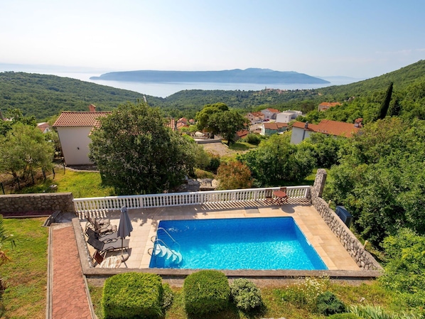 Plante, L'Eau, Ciel, Propriété, Bâtiment, La Nature, Montagne, Bleu Azur, Piscine, Botanique