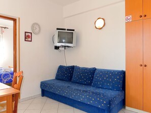 Pièce, Meubles, Propriété, Bleu, Orange, Design Intérieur, Bâtiment, Mur, Sol, Maison
