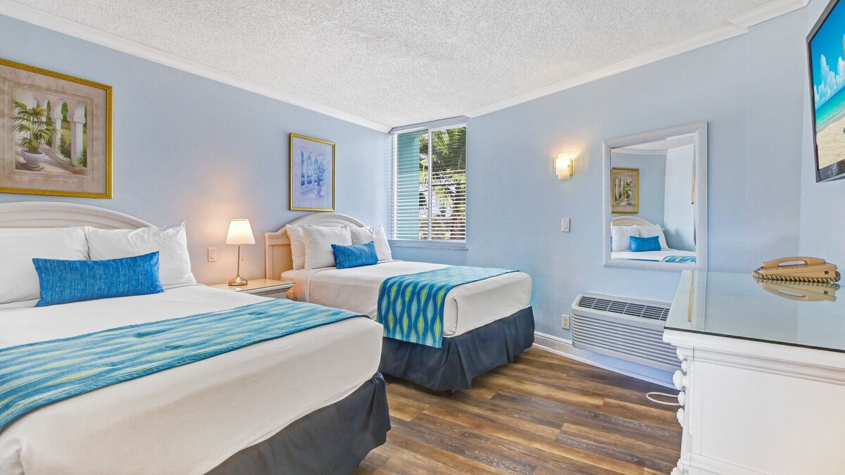 Pelican Pointe 225:Walk to Beach~Pool~Free Parking
