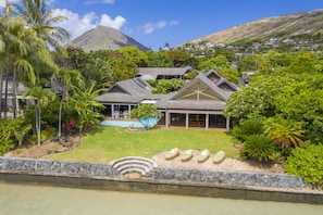 Large Oceanfront Yard with Lounge Area