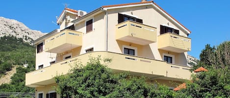 Planta, Cielo, Edificio, Propiedad, Ventana, Árbol, Casa, El Terreno Del Lote, Barrio Residencial, Bienes Raíces