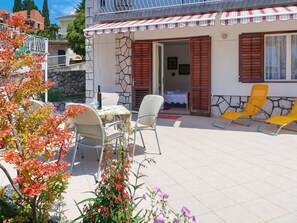 Propriété, Bâtiment, Immobilier, Domicile, Maison, Zone Résidentielle, Patio, Porche, Feuille, Cour