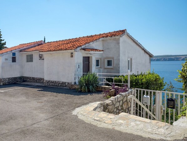 Property, House, Building, Home, Real Estate, Cottage, Land Lot, Rural Area, Facade, Vacation