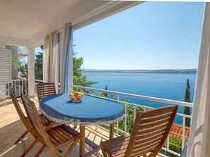 Property, Room, Building, House, Real Estate, Furniture, Balcony, Azure, Resort, Vacation