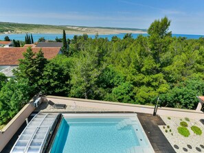 Water, Sky, Daytime, Property, Plant, Green, Blue, Azure, Nature, Swimming Pool
