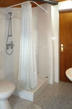 Luminaire Plomberie, Propriété, Rideau De Douche, Tete De Douche, Douche, Salle De Bains, Rideau, Bois, Design Intérieur
