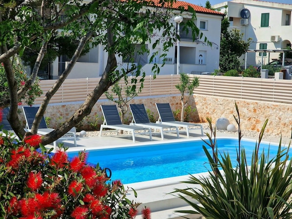 Water, Plant, Building, Property, Window, Azure, Swimming Pool, Flower, Tree, Architecture