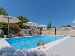Ciel, Montagne, Jour, Bâtiment, Plante, Paysage Naturel, Maison, Végétation, Montagnes, Arbre