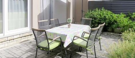 Eigentum, Möbel, Terrasse, Haus, Gebäude, Tabelle, Zimmer, Tisch Im Freien, Zuhause, Grundeigentum