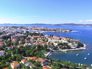 L'Eau, Ciel, Bâtiment, Bleu Azur, La Nature, Bleu, Arbre, Cotiers Et Relief Océaniques, Lac, Horizon