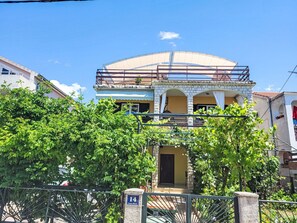 Ciel, PropriĂ©tĂ©, BĂątiment, Plante, Architecture, Design Urbain, FenĂȘtre, ClĂŽture, Zone RĂ©sidentielle, Immobilier