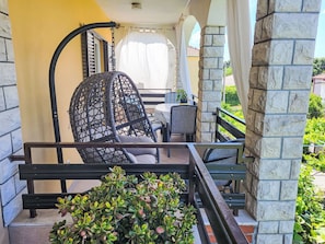 Plante, Meubles, Bâtiment, Pot De Fleur, Chaise, Plante D'Appartement, Fenêtre, Bois, Porche, Ombre