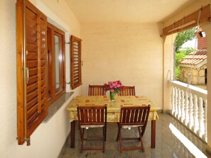 Zimmer, Eigentum, Möbel, Esszimmer, Gebäude, Haus, Interior Design, Decke, Fussboden, Grundeigentum