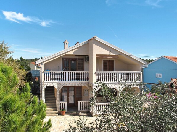 Ciel, Plante, Nuage, Bâtiment, Propriété, Fenêtre, Arbre, Maison, Lot Terre, Chalet