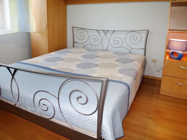 Möbel, Gebäude, Komfort, Azurblau, Bettrahmen, Textil, Holz, Interior Design, Kissen, Haus