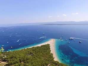 L'Eau, Ciel, Ressources En Eau, Nuage, Bleu Azur, Paysage Naturel, Plage, Arbre, Cotiers Et Relief Océaniques