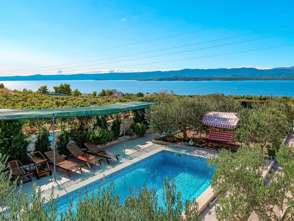 Property, Real Estate, Swimming Pool, Natural Landscape, House, Estate, Azure, Resort, Building, Bay
