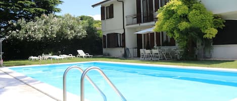 Piscina, Proprietà, Casa, Costruzione, Immobiliare, Casa, Villa, Tempo Libero, Zona Residenziale, Centro Ricreativo