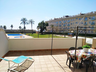 Apartment 1st line sea Beach, WIFI, Pool, A. C