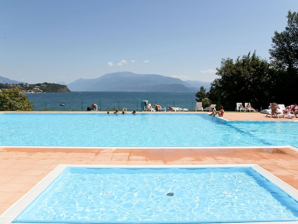 Schwimmbad, Eigentum, Freizeit, Urlaub, Azurblau, Resort, Sommer, Ferienort, Rechteck, Estate