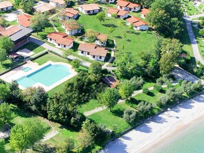 Pflanze, Gebäude, Wasser, Baum, Natürliche Landschaft, Grundstueck, Die Architektur, Urban Design, Haus, Vegetation