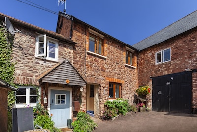 Gemütliches Steinhaus am Exmoor National Park. Fahrrad / zu Fuß von der Tür. Pub 2 Minuten.