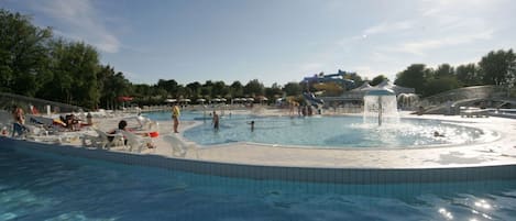 Water, Sky, Swimming Pool, Cloud, Tree, Leisure, Resort Town, Recreation, Fun, Natural Landscape