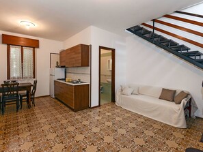 Zimmer, Möbel, Eigentum, Interior Design, Gebäude, Fussboden, Decke, Wand, Haus, Suite