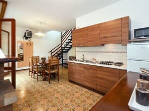Eigentum, Countertop, Zimmer, Möbel, Küche, Interior Design, Fussboden, Gebäude, Haus, Cabinetry