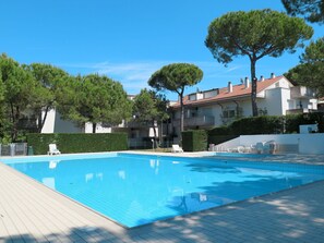 Ciel, L'Eau, Plante, Bâtiment, Piscine, Fenêtre, Arbre, Bleu, Bleu Azur, Ombre