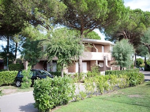 Propriété, Maison, Immobilier, Végétation, Zone Résidentielle, Domicile, Bâtiment, Arbre, Quartier, Architecture