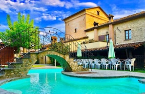 monastery-guest-house-citta-di-castello-villa-piscina