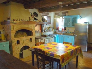 monastery-guest-house-citta-di-castello-villa-cucina