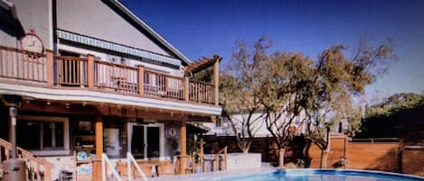 Pool and hot tub