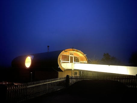 UFO47 das galaktische Holzhaus vom Schreiner. Neuer Hideaway in Franken!