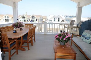 Oversized, covered deck
