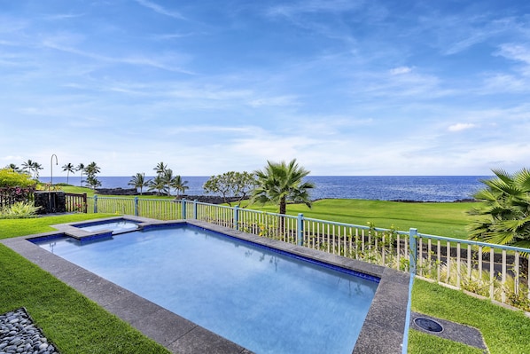 Private pool of this Holua Kai Kona condo rental.